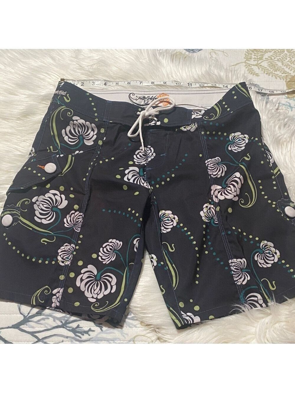 Truth Soul Armor navy Floral Hybrid Shorts